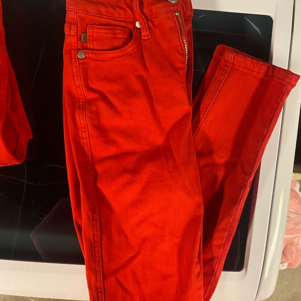 Red Judy Blues. Nondistressed. Skinny fit